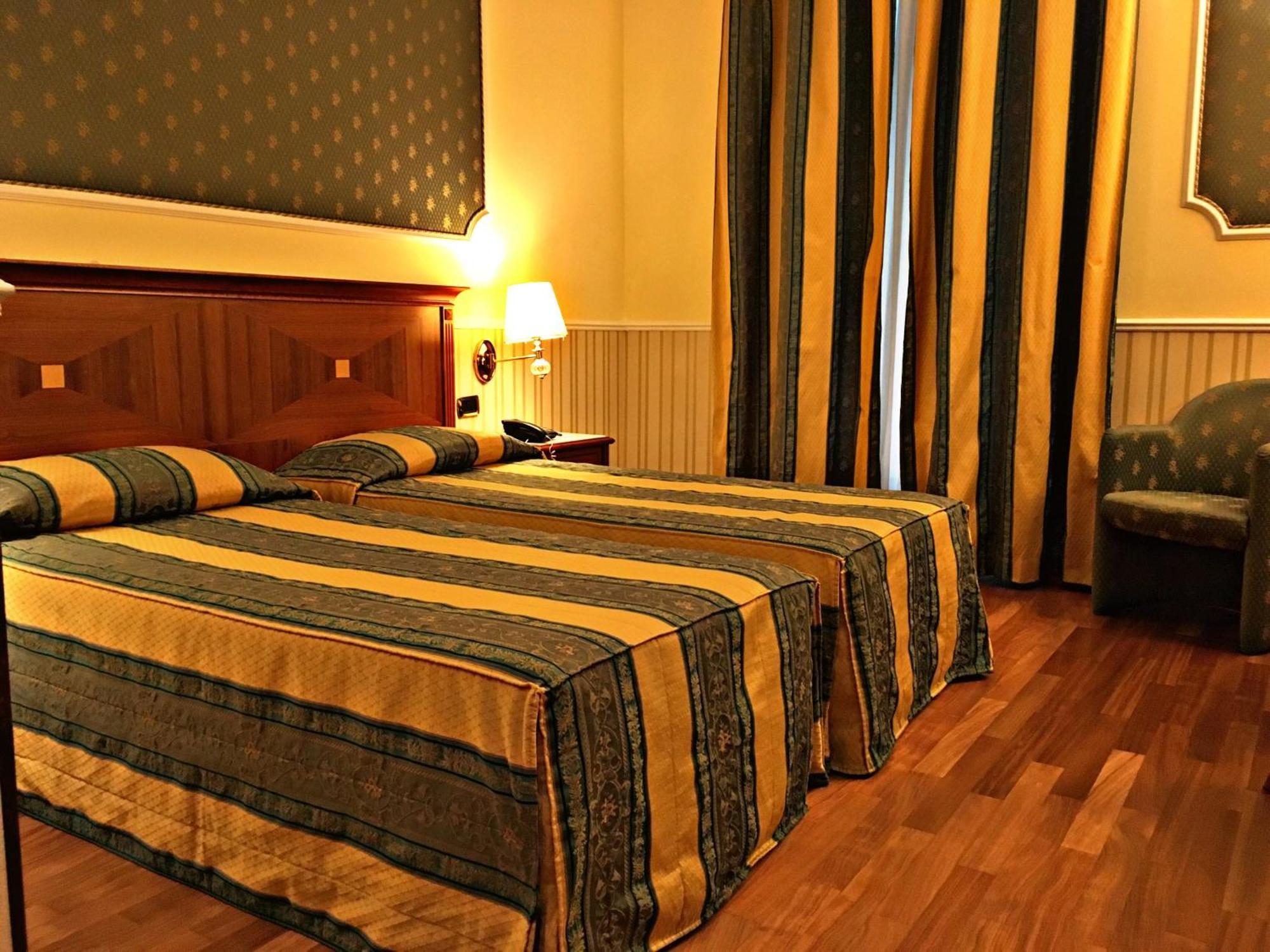 Quarto Standard com Cama de Casal ou 2 de Solteiro